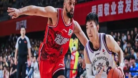 郑钦文凌晨6时震撼首秀，直播比赛成绩公布：一胜两负，中国网坛领军人物迎接挑战！