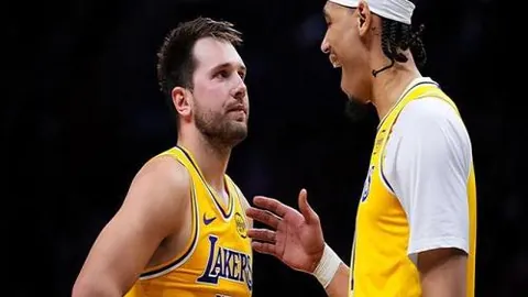 曼联迎战巴萨附加赛次回合前瞻：马奎尔、安东尼回归训练，曼联能否实现逆转晋级？